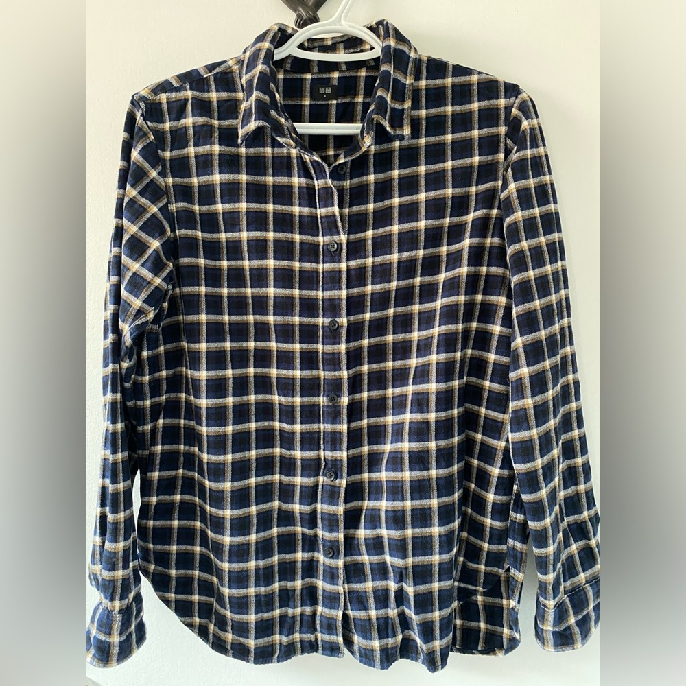 Uniqlo Plaid Checkered Soft Lightweight Flannel Womens Long sleeve Size Medium